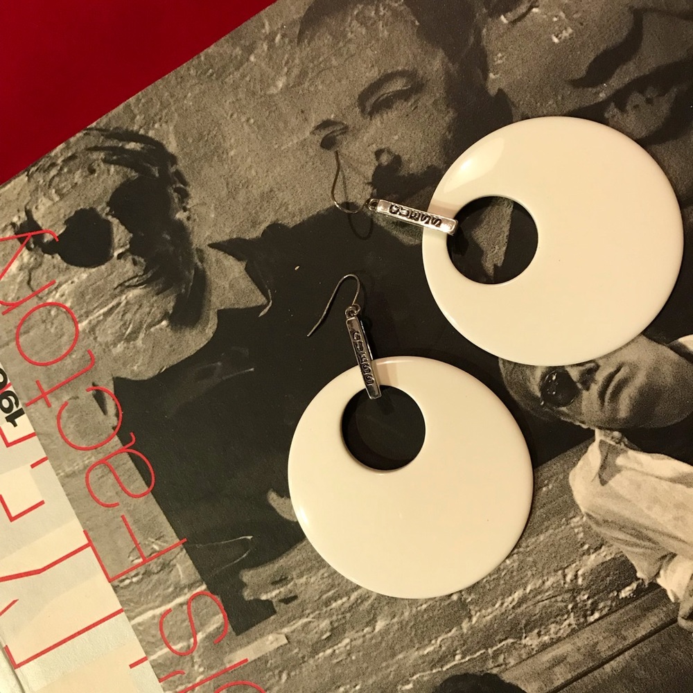 Retro Mod Guess earrings. - Picture 2 of 4